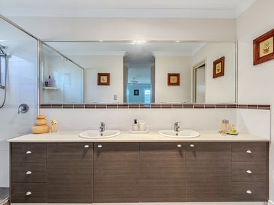 21 Spiral Flag Road, Yanchep