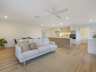 52 Treeline Circuit, Mooloolah Valley