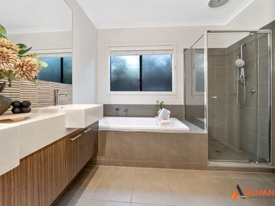 5 Statham View, Cranbourne West