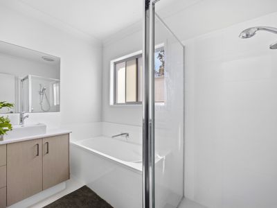 17 / 20 Careel Close, Helensvale