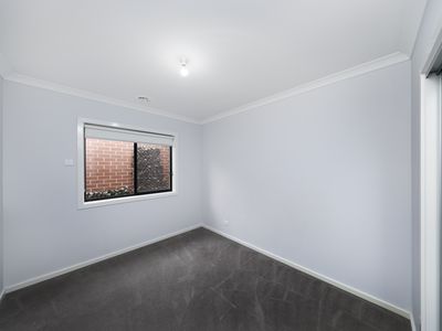 31 Pienza Road, Fraser Rise
