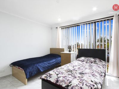 15 Usher Close, Abbotsbury