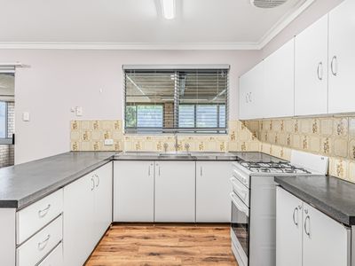 12b Seabrooke Avenue, Rockingham