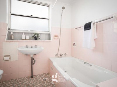 1 / 2 Mons Avenue, West Ryde