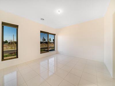 22 Nightfall Way, Tarneit