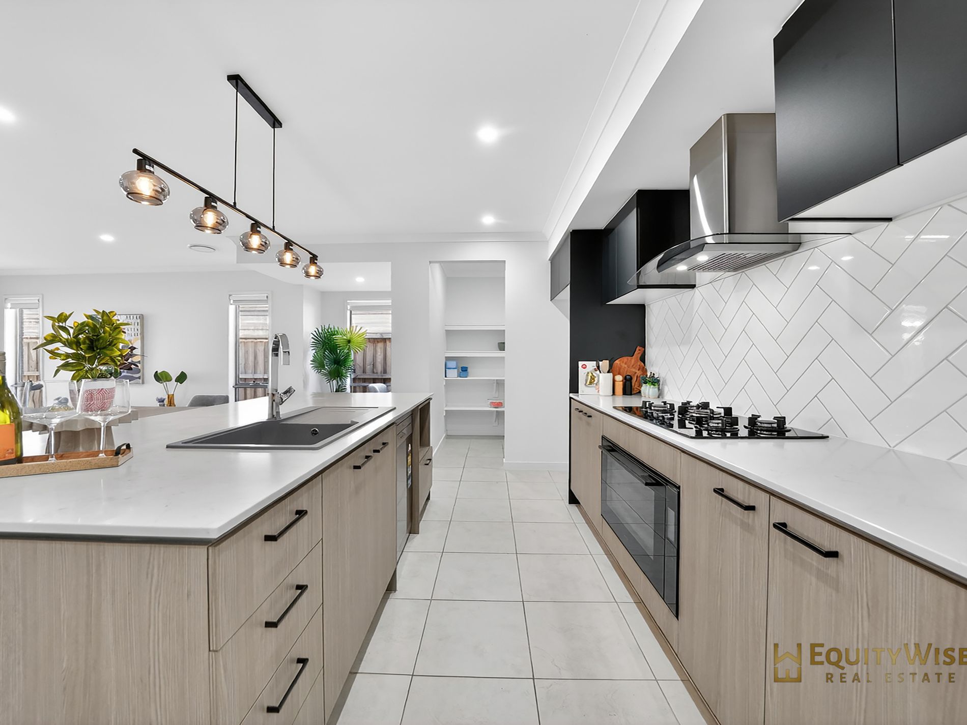 7 Homecrest Crescent, Wyndham Vale