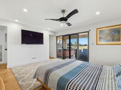 37 / 55 The Vines Drive, Normanville