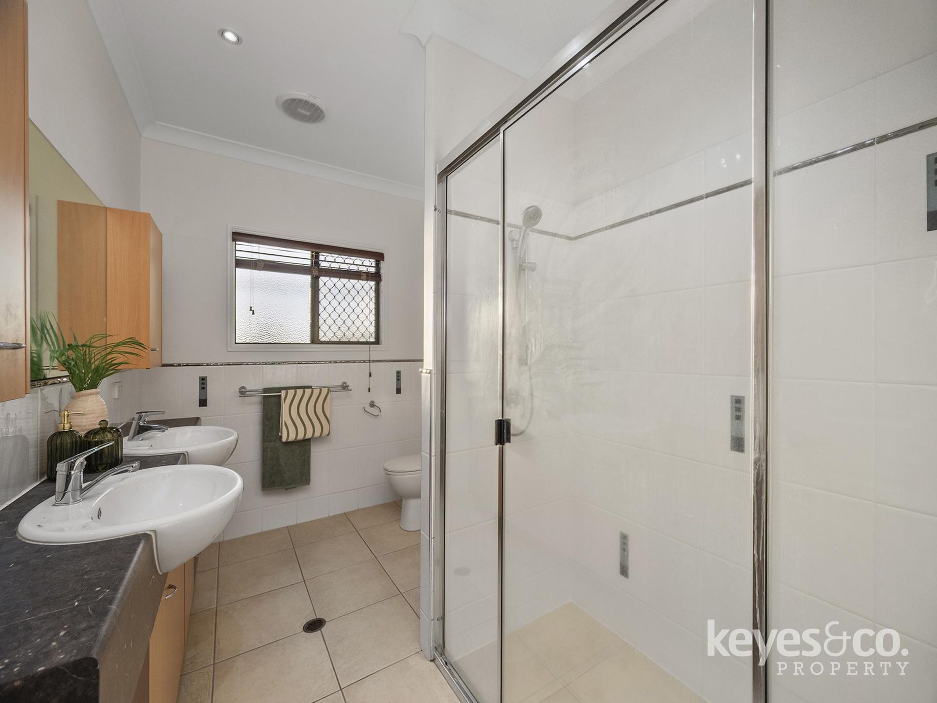 21-23 Warbler Crescent, Douglas