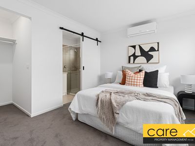 25 O'Meara Cres, Cranbourne East