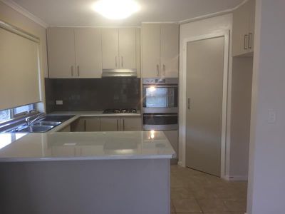 2 Thistle Close, Hoppers Crossing