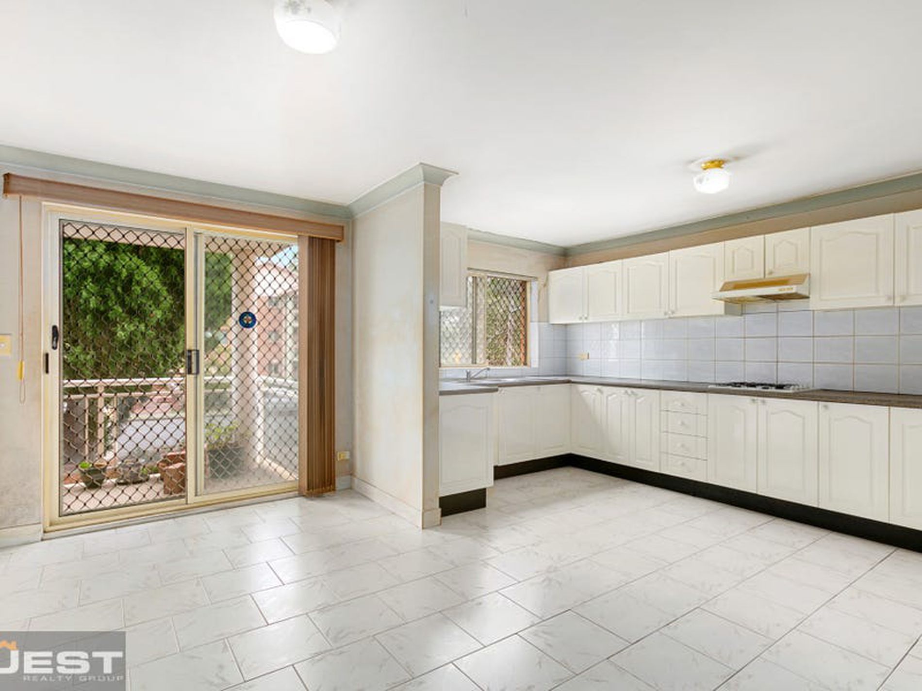 2 / 9 Sir Joseph Banks Street, Bankstown