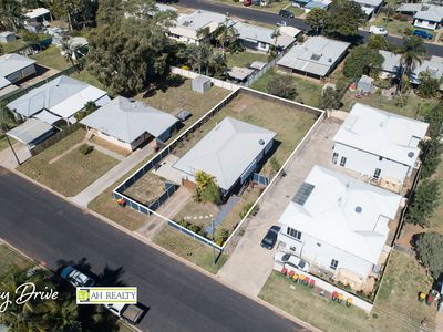 17 Oxley Drive, Moranbah