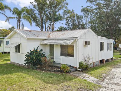 9 First Avenue, Erowal Bay