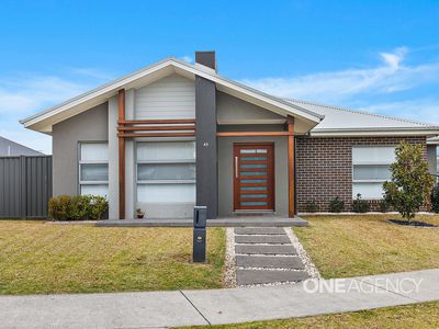 45 Oak Farm Road, Calderwood