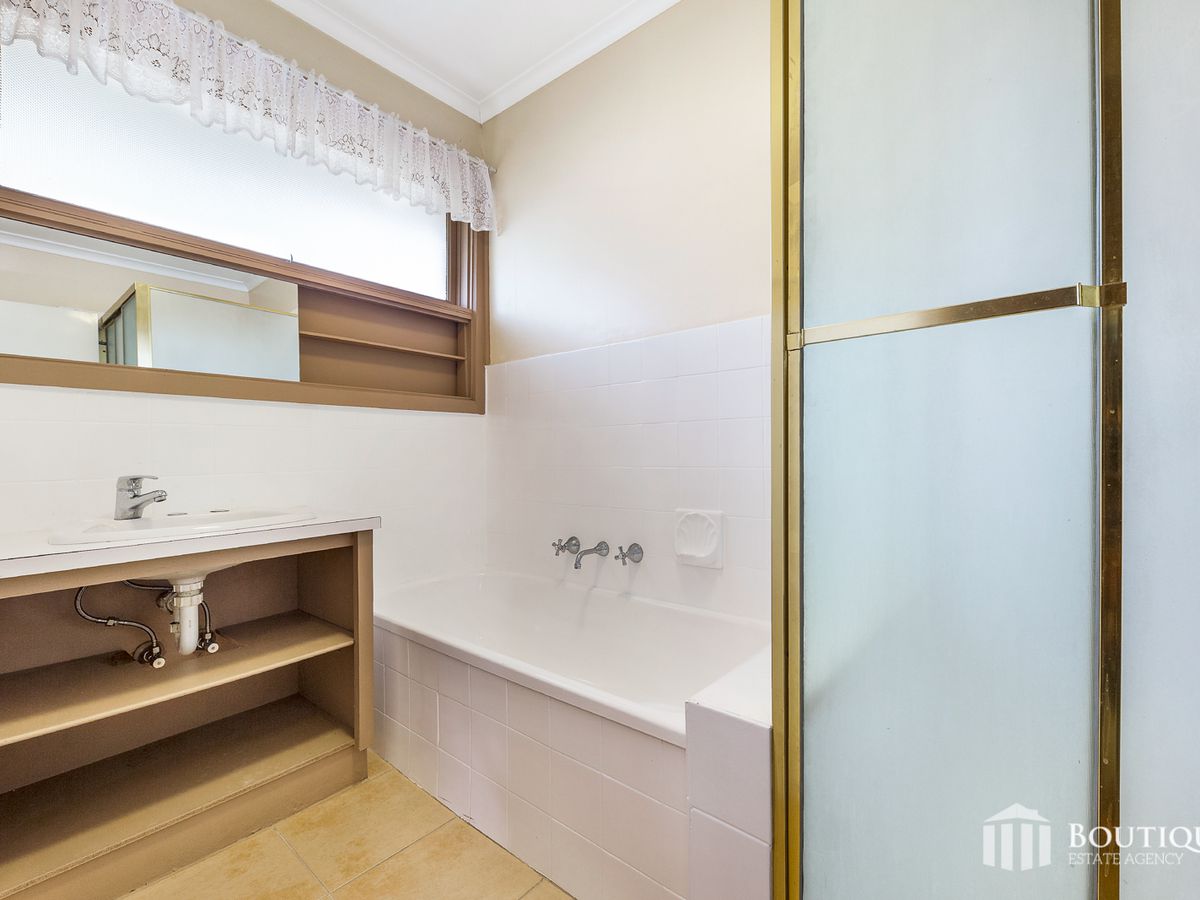 74 Petronella Avenue, Wheelers Hill