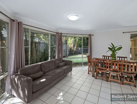 5 BEDROOM HOME WITH PARK RESERVE BACKDROP image 9