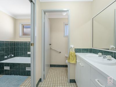 38 Twin Lakes Drive, Lake Haven