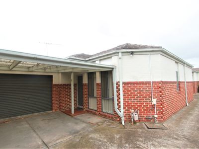 74B Pine Street, Reservoir