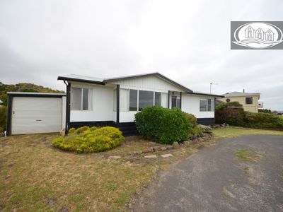 9 Clifton Court, Portland