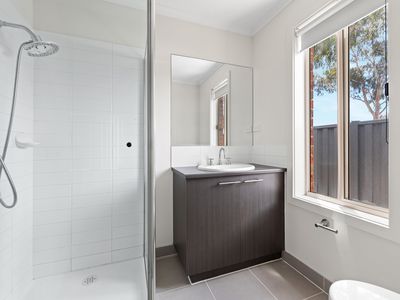 9 wando close , Truganina