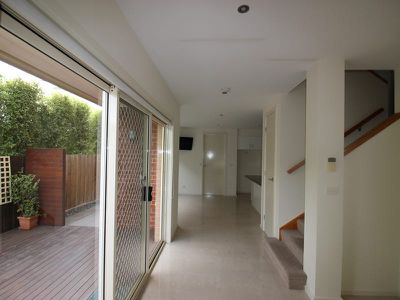 1 / 27 Roxby Street, Manifold Heights