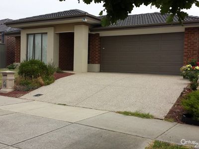 75 Broad Oak Drive, Cranbourne East