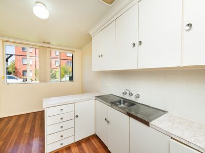 1 / 9 Charles Street, Queanbeyan