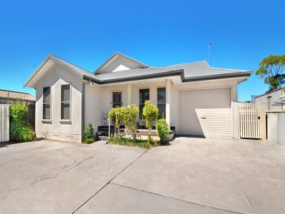 2 / 21 Deakin Street, Oak Flats