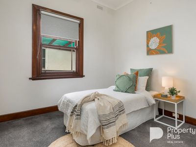 24 Neale Street, Kennington