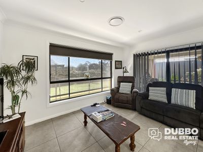 44 Fountain Circuit, Dubbo