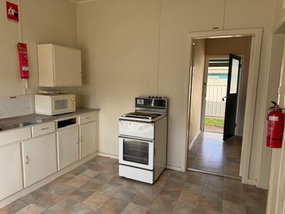 19 BROUGHAM STREET, Moulamein