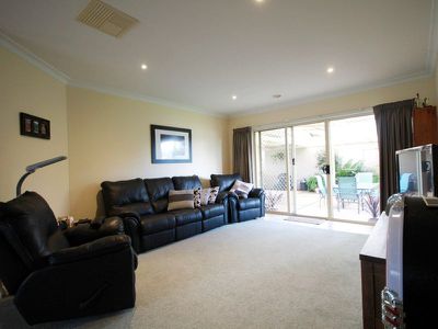 28 Collyndale Drive, Wangaratta