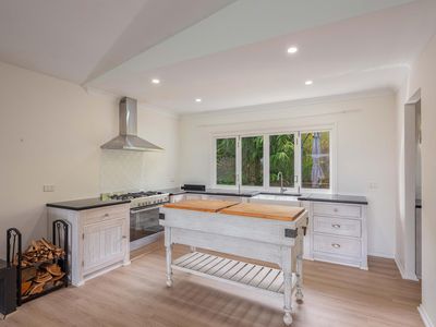 6 East Coolabine Road, Coolabine