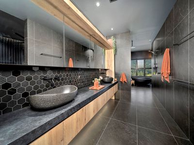 22 Akame Avenue, Caravonica