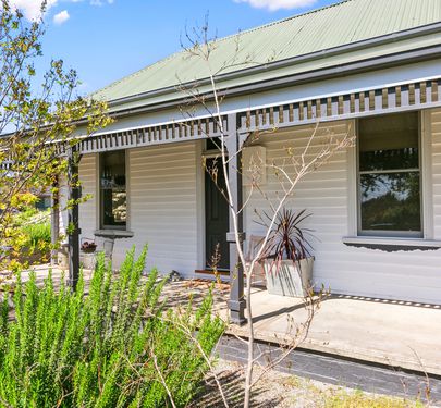 11 Melbourne Road, Yea