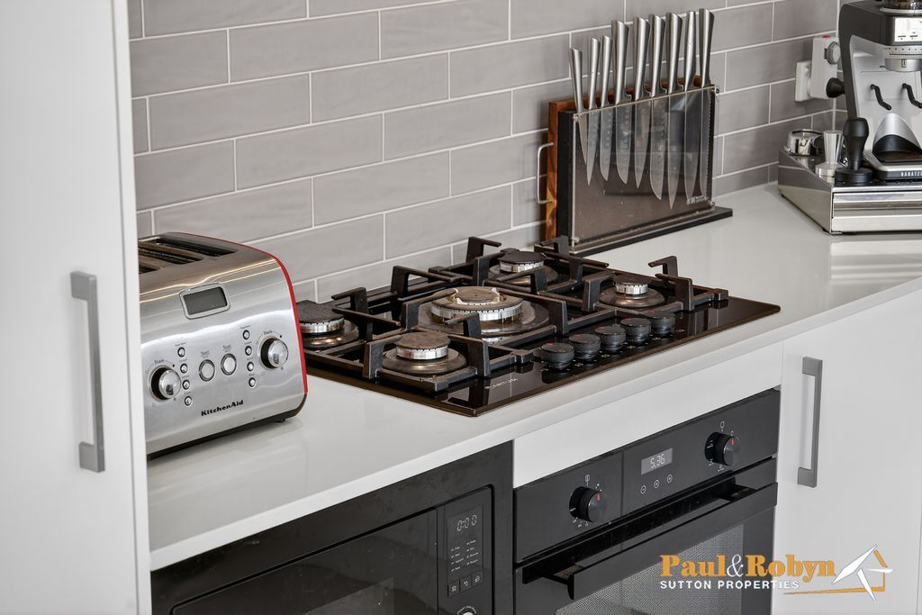 11A Woodberry Avenue, Coombs