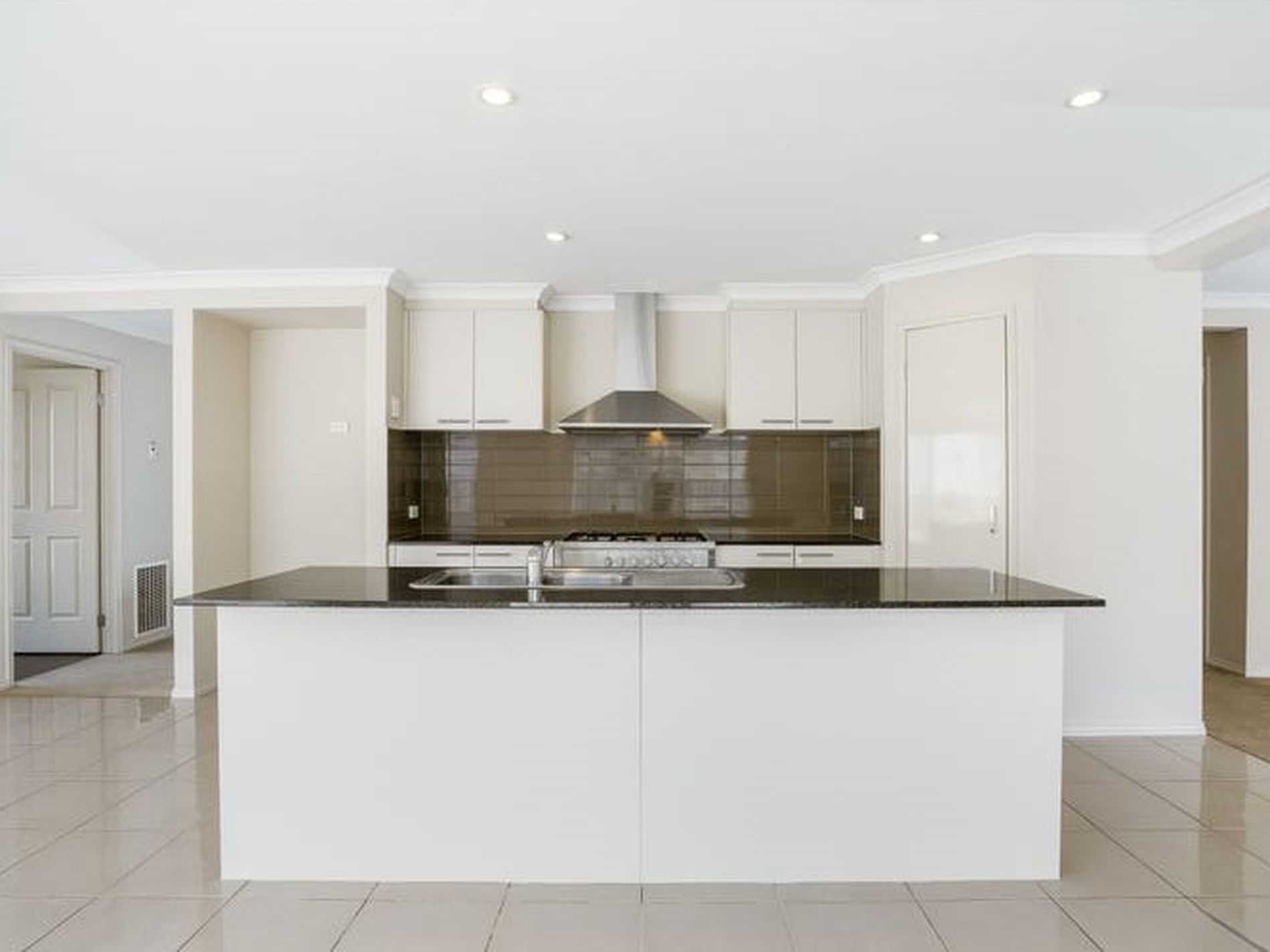 6 Ebbtide Drive, Leopold
