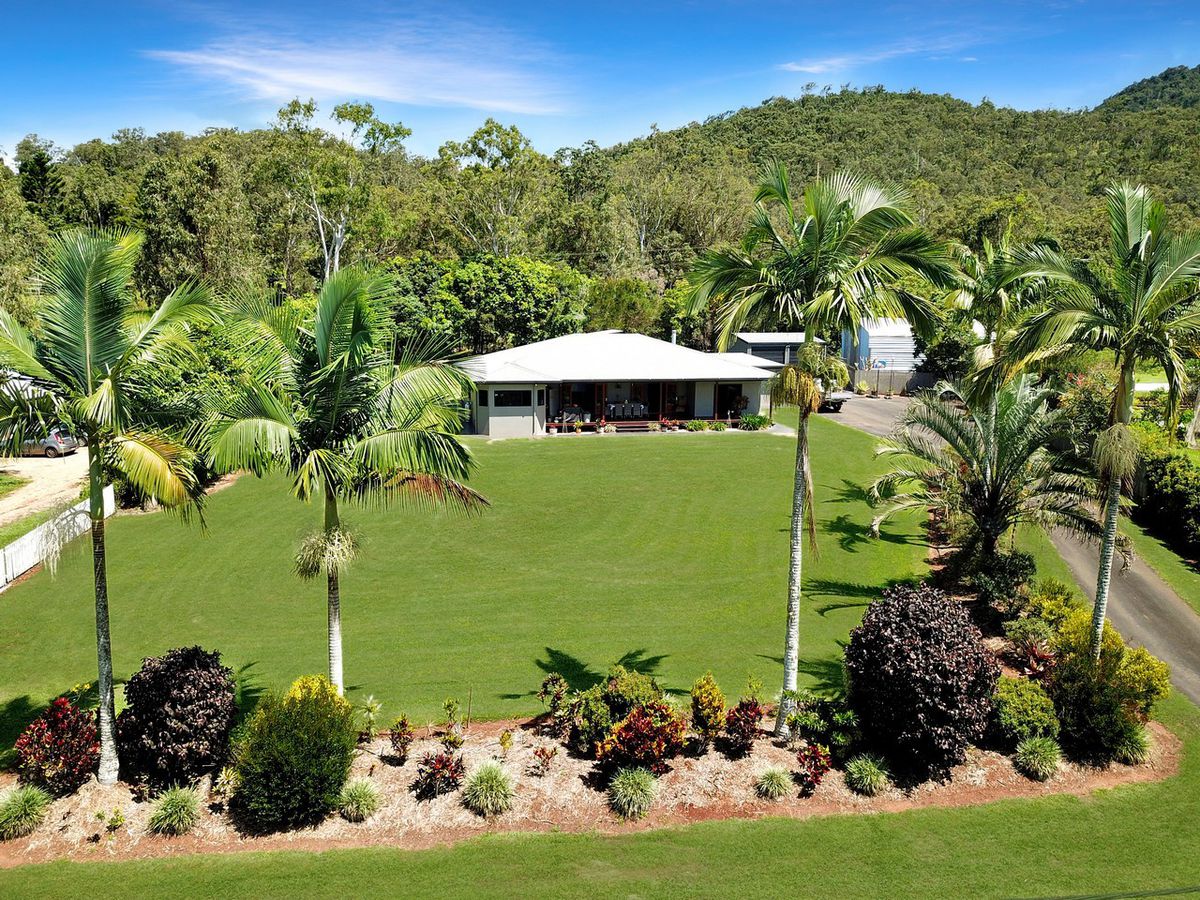 2 Larfield Close, Atherton
