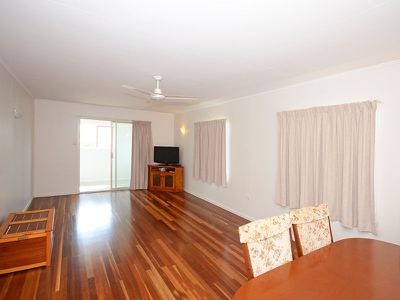 42 BIDEFORD STREET, Torquay