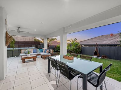 11 Manor Crescent, Wakerley