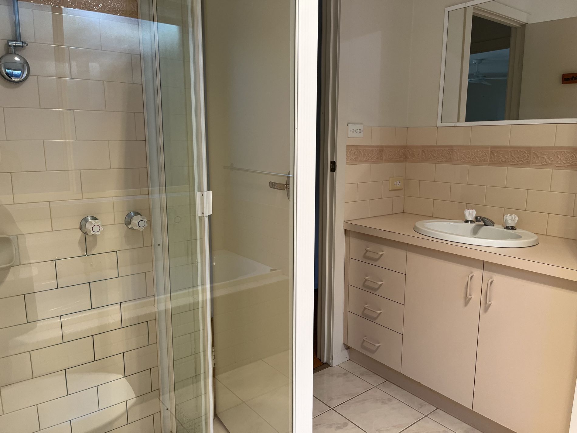10 Dendle Street, Leopold