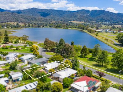 64 Lakeside Avenue, Mount Beauty