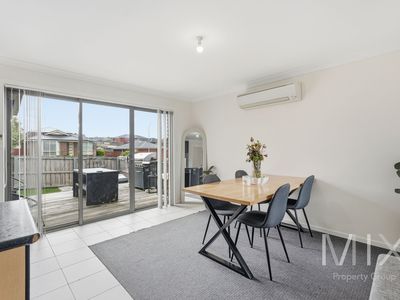 1 / 19 Joseph Link, Brighton