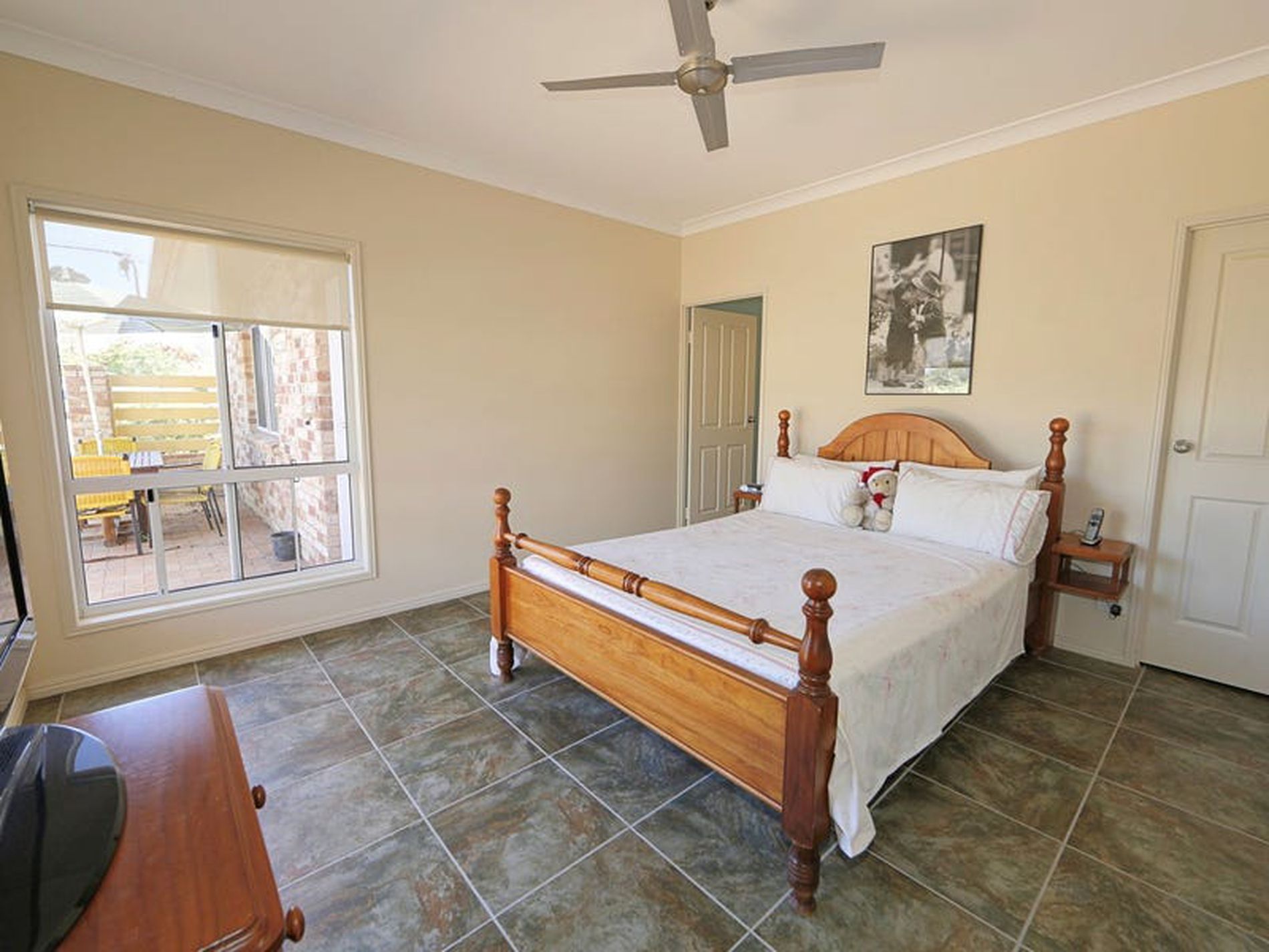 11 Emperor St, Woodgate