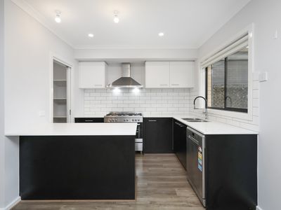 31 Pienza Road, Fraser Rise