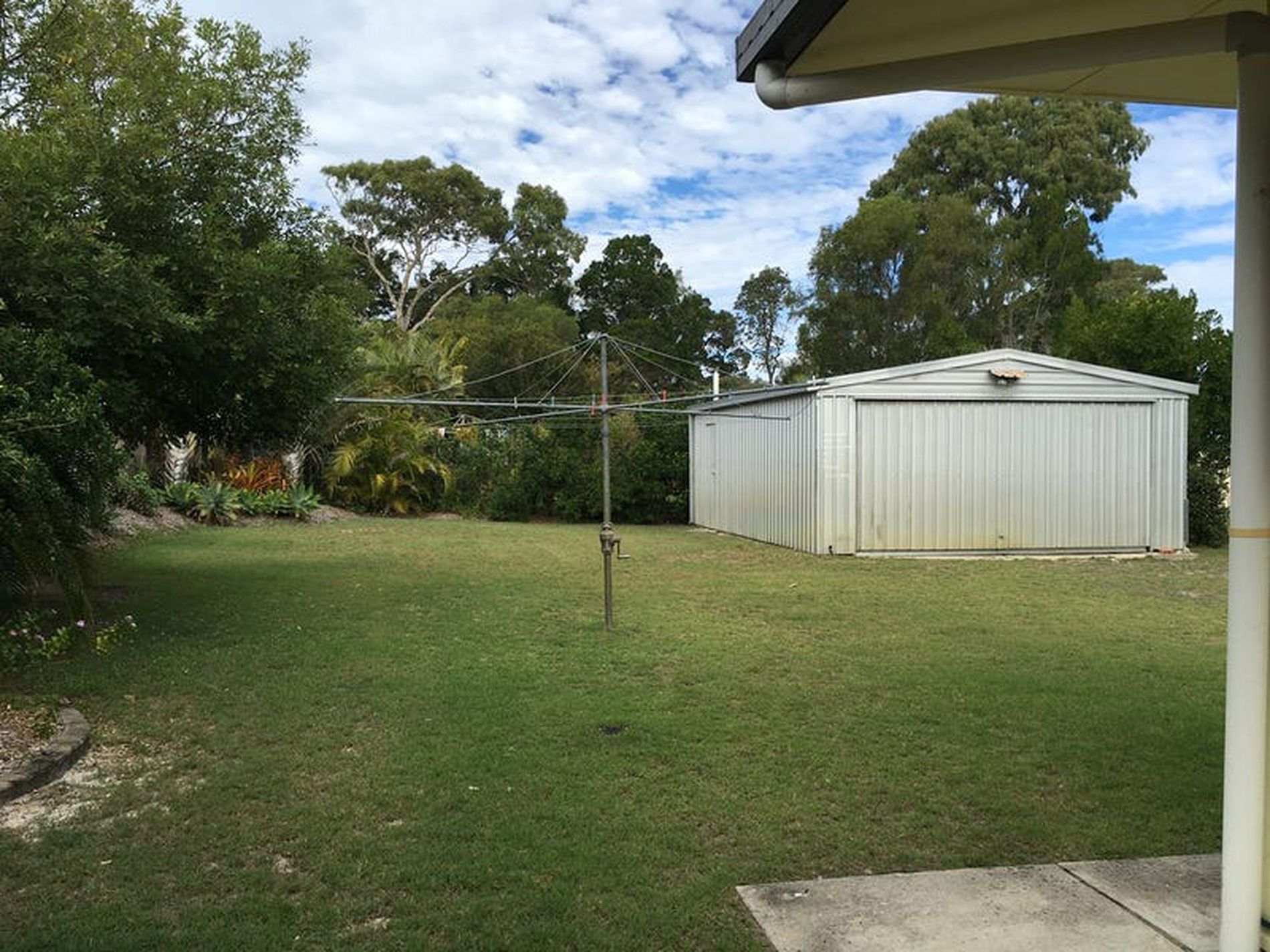 12 Fifth Avenue, Woodgate