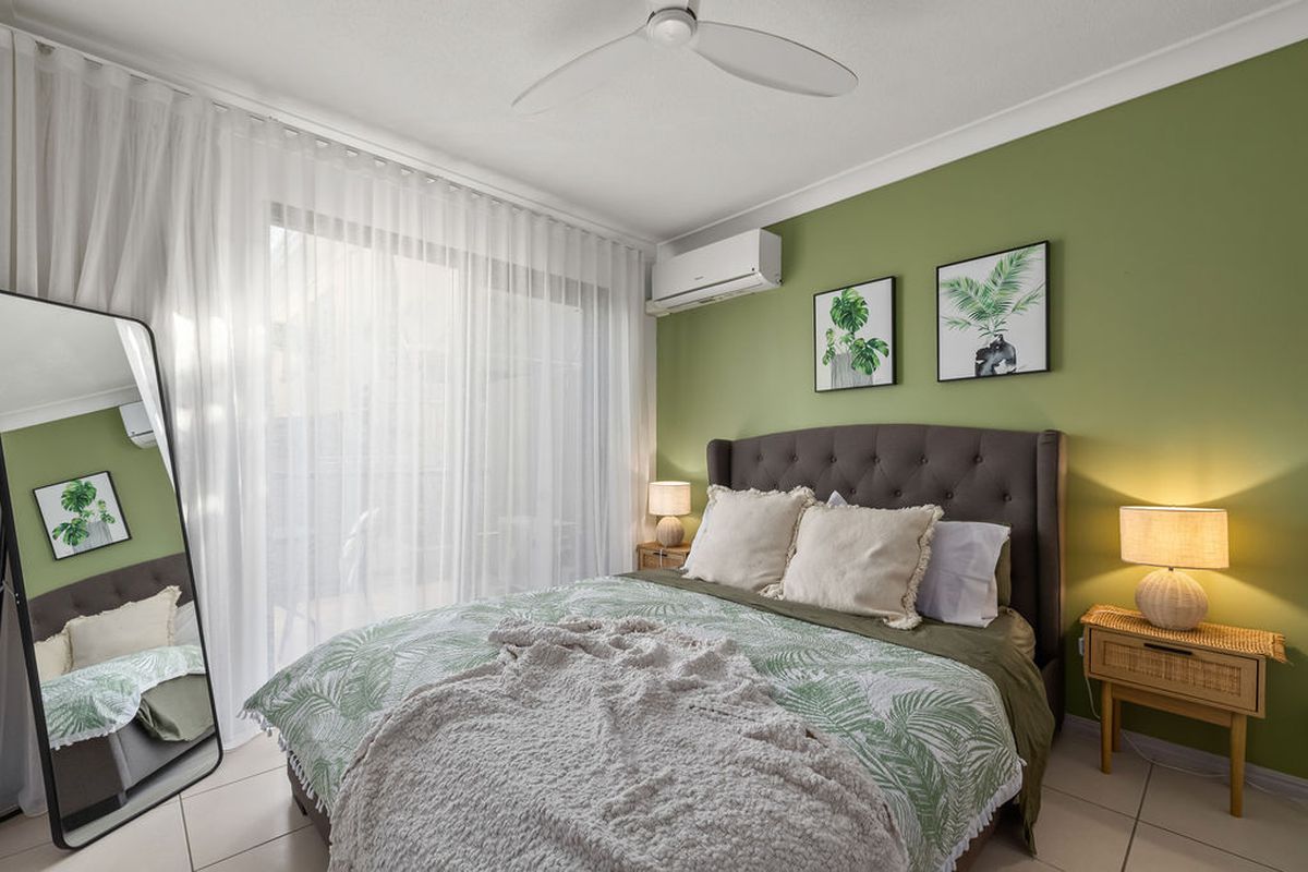 1 / 4-6 Acacia Avenue, Surfers Paradise