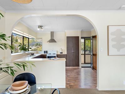 2 Brydon Way, The Wood