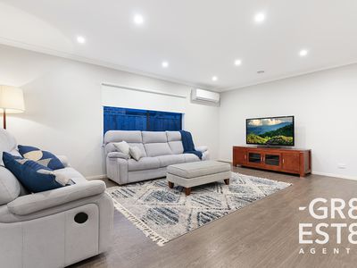 36 Aquatic Drive, Cranbourne West