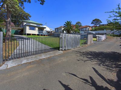 31 Lake Heights Road, Lake Heights